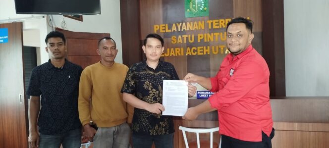 
					Foto: Tuha Peuet Blang Majron Melaporkan Dugaan Penyimpangan DD Ke Kejari Aceh Utara
