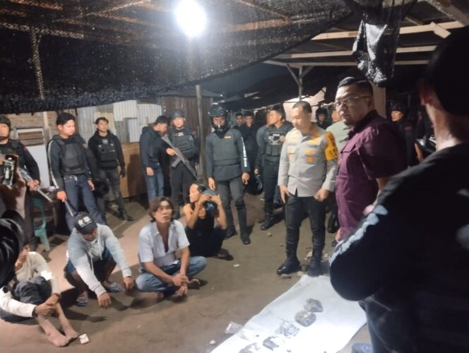 
					Tengah Malam, Kapolrestabes Medan Turun Langsung Grebek Kampung Narkoba Jermal XV