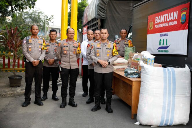 
					Kapolrestabes Medan kirim. Bantuan Korban Banjir di Tapsel dan Langkat