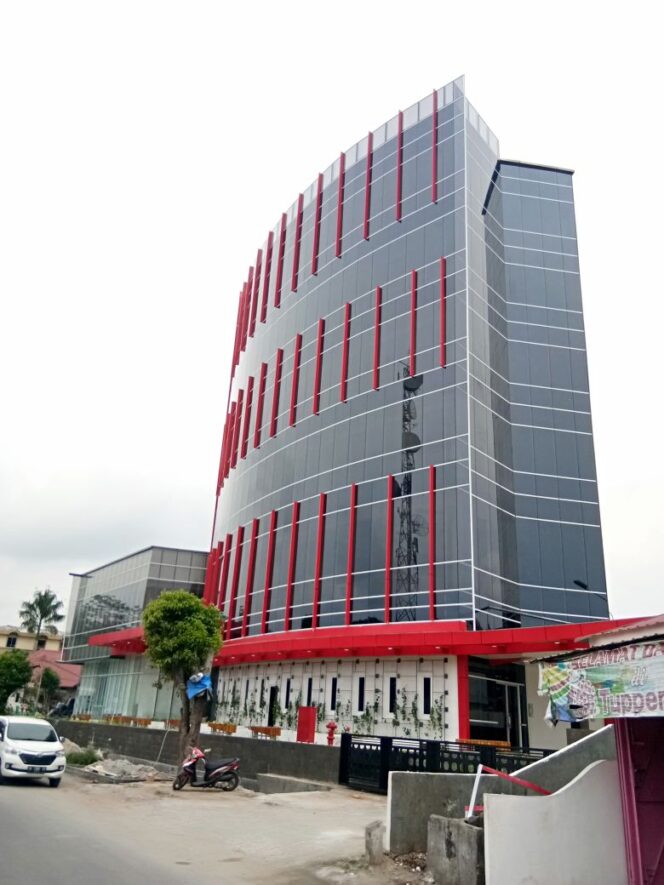 
					Pledoi PT Tekken Pratama: Bongkar Bobroknya Penghitungan Kerugian Negara, Ahli JPU Tak Pernah Ukur Fisik Kaca!