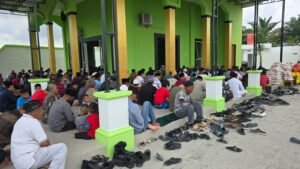 Salat Jumat Perdana di Lokasi Baru Mesjid Al-Ikhlas di Hadirin Ratusan Jemaah Salat Jumat Perdana di Lokasi Baru Mesjid Al-Ikhlas di Hadirin Ratusan Jemaah