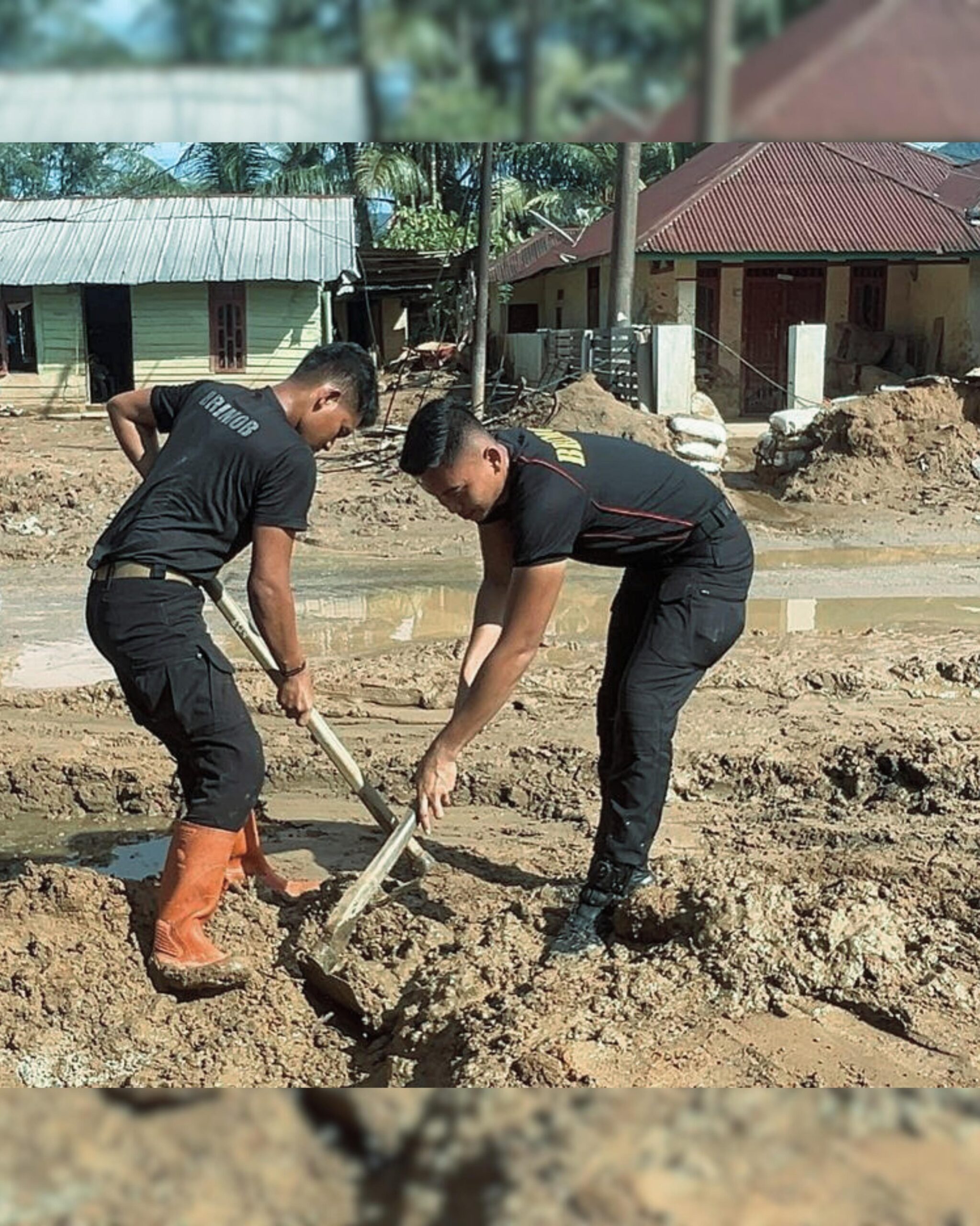 Dari Ruang Kelas hingga Air Bersih, Brimob Batalyon A Pelopor Dampingi Warga Tapteng Bangkit