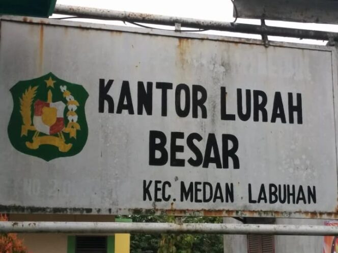 
					Dinilai Mempersulit, Warga Minta Walikota Rico Waas Copot Lurah Besar
