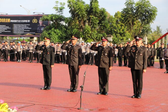 
					136 Personel Dianugerahi Satyalancana, Polda Sumut Tegaskan Komitmen Profesionalisme