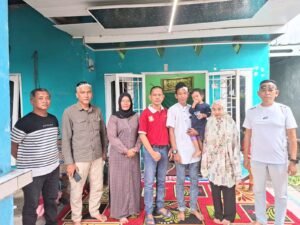 Wujudkan Solidaritas, Pewarta Polrestabes Medan Takziah ke Kediaman Redaktur Sumut24