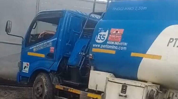 Gawat Akkhh!!, Belum Juga Tersentuh Oleh APH Gudang Minyak Siong Ilegal Milik Ucok Regar Kebal Hukum