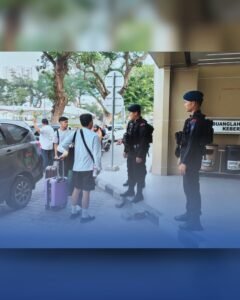 Personel Den Gegana Sat Brimob Polda Sumut Laksanakan Pengamanan di Stasiun KAI Medan dalam Operasi Ketupat Toba 2026