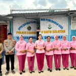 Sinergi di Bulan Suci, SPPG 1 Kemala Bhayangkari dan Polsek Kampung Rakyat Bagikan Takjil untuk Pengguna Jalan