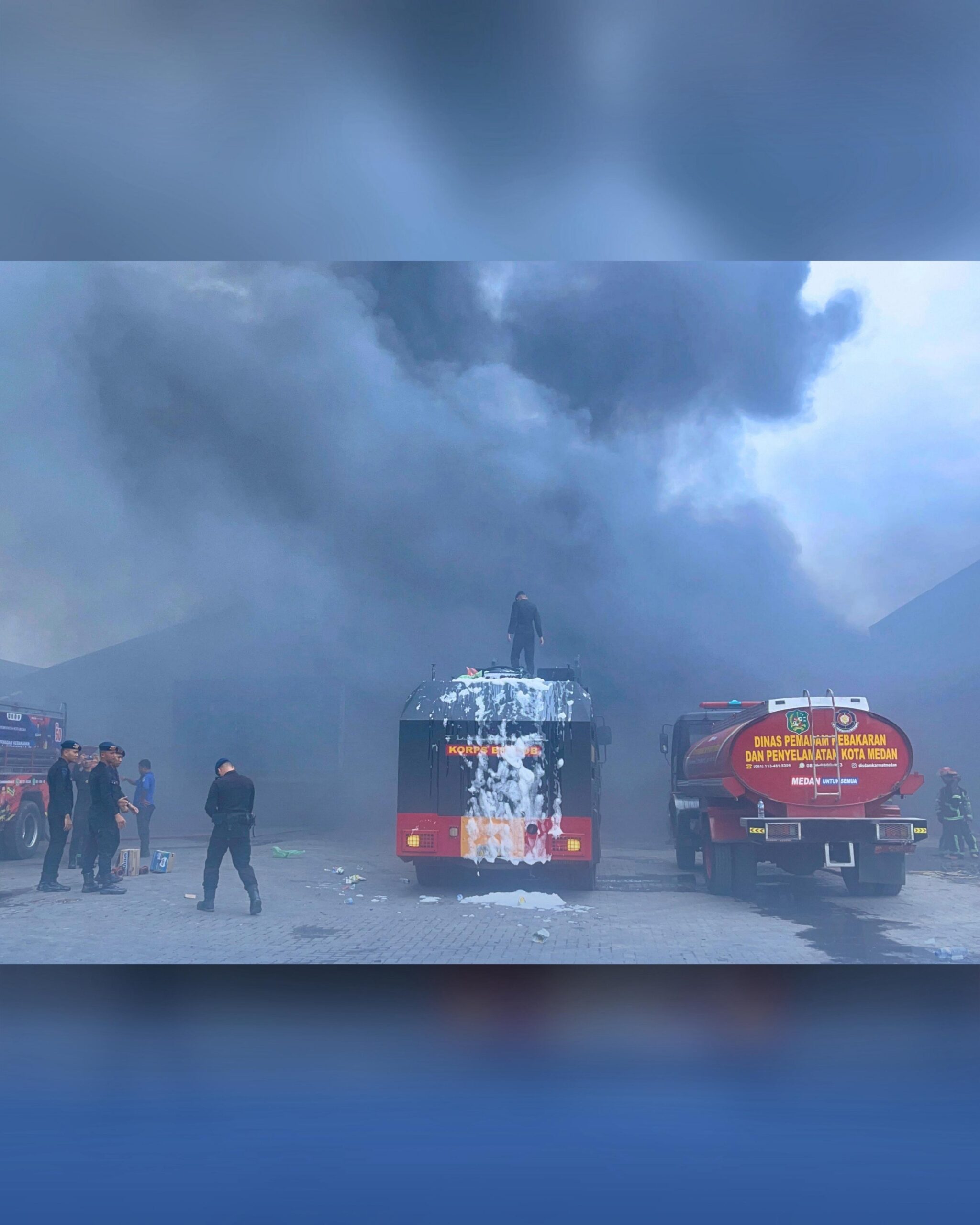 Respons Cepat Tanpa Tunda, Brimob Polda Sumut Berhasil Kendalikan Kebakaran di Medan Timur