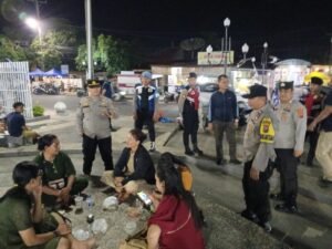 Cegah Kriminalitas dan 3C, Polres Tapteng Gelar Patroli Blue Light di Sejumlah Titik Rawan Cegah Kriminalitas dan 3C, Polres Tapteng Gelar Patroli Blue Light di Sejumlah Titik Rawan