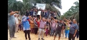 Masyarakat Luat Unterudang Minta PT Barapala Diusir Dari Lahan Warga