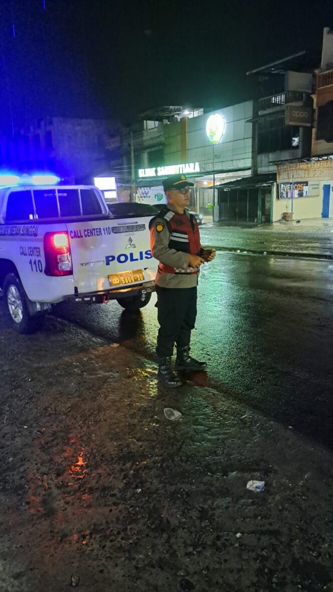 
					Jaga Stabilitas Kamtibmas Diwilayahnya, Polsek Sunggal Gencar Lakukan Patroli Blue Light