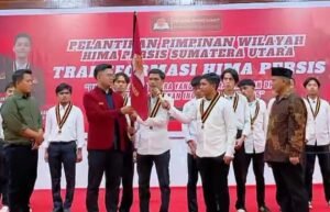Prosesi pelantikan pengurus periode baru ini digelar khidmat di Aula BBGTK Sumatera Utara, Sabtu (16/5/2026). Pelantikan tersebut dipimpin langsung oleh Ketua Umum PP HIMA PERSIS, Solahudin Hasan.