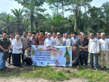 Anggota DPD RI, KH Muhammad Nuh saat melakukan kunjungan kerja sekaligus bersilaturahim dengan masyarakat di Desa Durian, Kecamatan Pantai Labu, Kabupaten Deliserdang yang berlangsung di Masjid Jamik Desa Durian, Rabu (20/5/2026) kemarin.