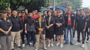 Tebar Kepedulian di Jumat Berkah, DPC GRIB Jaya Medan Bersama PAC GRIB Jaya Medan Petisah Bagikan 500 Nasi Kotak Kepada Masyarakat