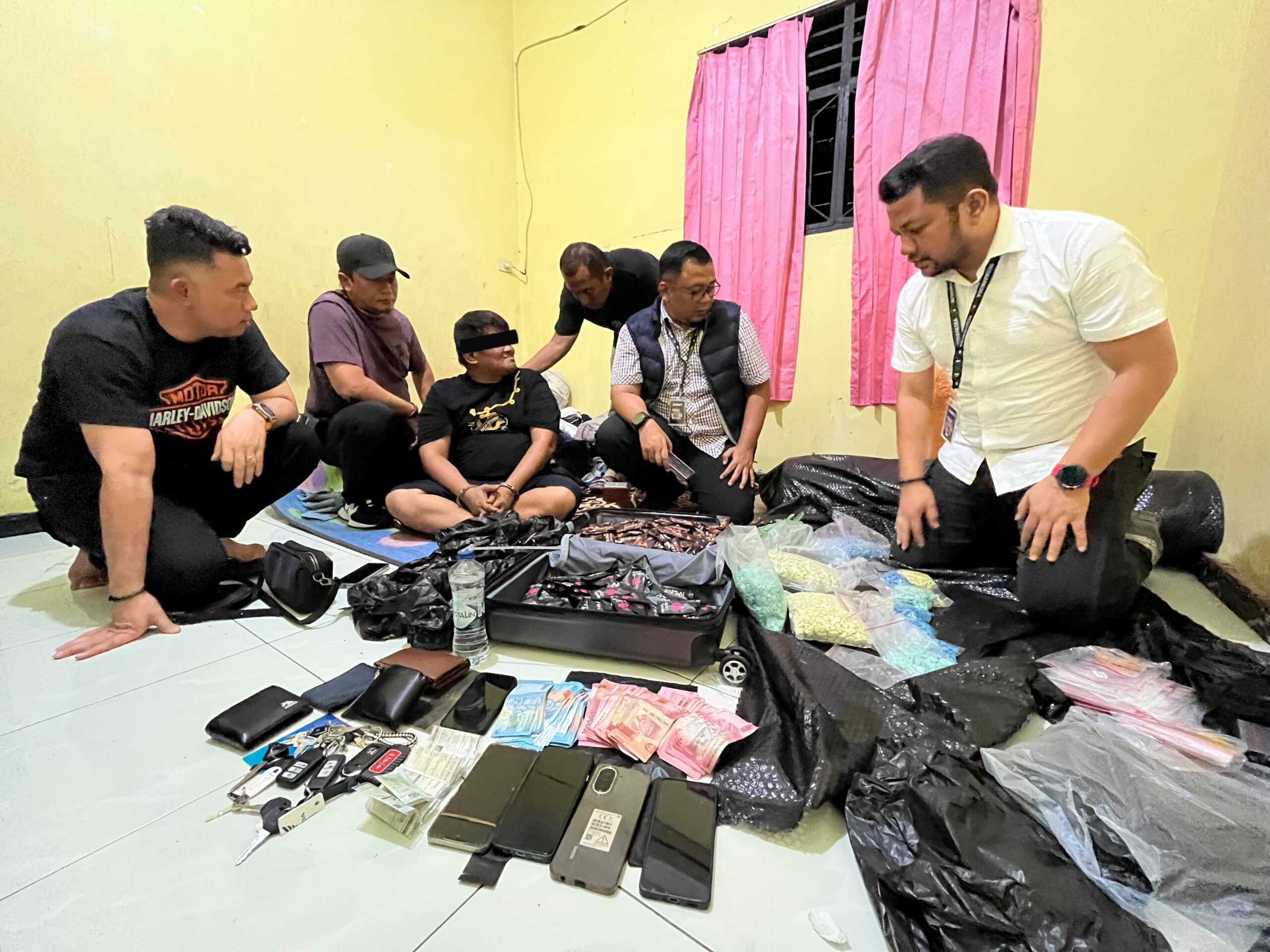 Gembong Narkoba Diringkus Satres Narkoba Polrestabes Medan, 10.447 Butir Ekstasi, 828 Vape Narkoba, dan Uang Rp 246 Juta Disita