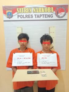 Sikat Pengedar Sabu di Sorkam Barat, Sat Resnarkoba Polres Tapteng Amankan Dua Pria Sikat Pengedar Sabu di Sorkam Barat, Sat Resnarkoba Polres Tapteng Amankan Dua Pria