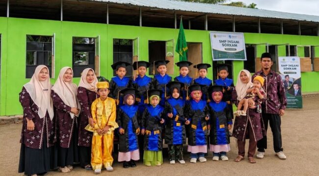 Lembaga Pendidikan Anak Usia Dini (PAUD) TK Insan Bijak Islam sukses menyelenggarakan upacara wisuda dan pelepasan siswa-siswi Tahun Ajaran 2025/2026.