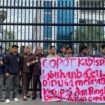 Aliansi Mahasiswa Pemberantas Korupsi Sumatera Utara (AMPK SU) menggelar aksi unjuk rasa di depan Gedung Kejaksaan Tinggi Sumatera Utara (Kejatisu) pada Selasa, 2 Juni 2026.