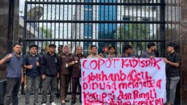 Aliansi Mahasiswa Pemberantas Korupsi Sumatera Utara (AMPK SU) menggelar aksi unjuk rasa di depan Gedung Kejaksaan Tinggi Sumatera Utara (Kejatisu) pada Selasa, 2 Juni 2026.