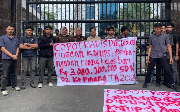 Anggaran ‘Bintang Lima’ Fisik ‘Kaki Lima’, PERMA Labusel Desak Kejatisu Periksa Kadisdik Labusel