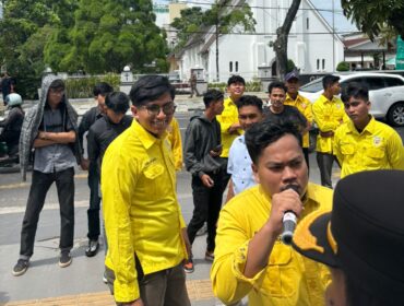 PERMA LABUSEL menggelar aksi unjuk rasa damai di depan Kantor Gubernur Sumatera Utara (Gubsu), Senin (22/6/2026)
