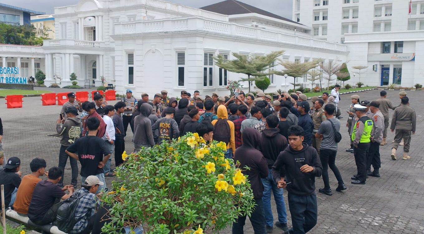 Ratusan Mahasiswa Labusel Demo di Kantor Gubernur Sumut, Soroti Hibah Rp 25 M