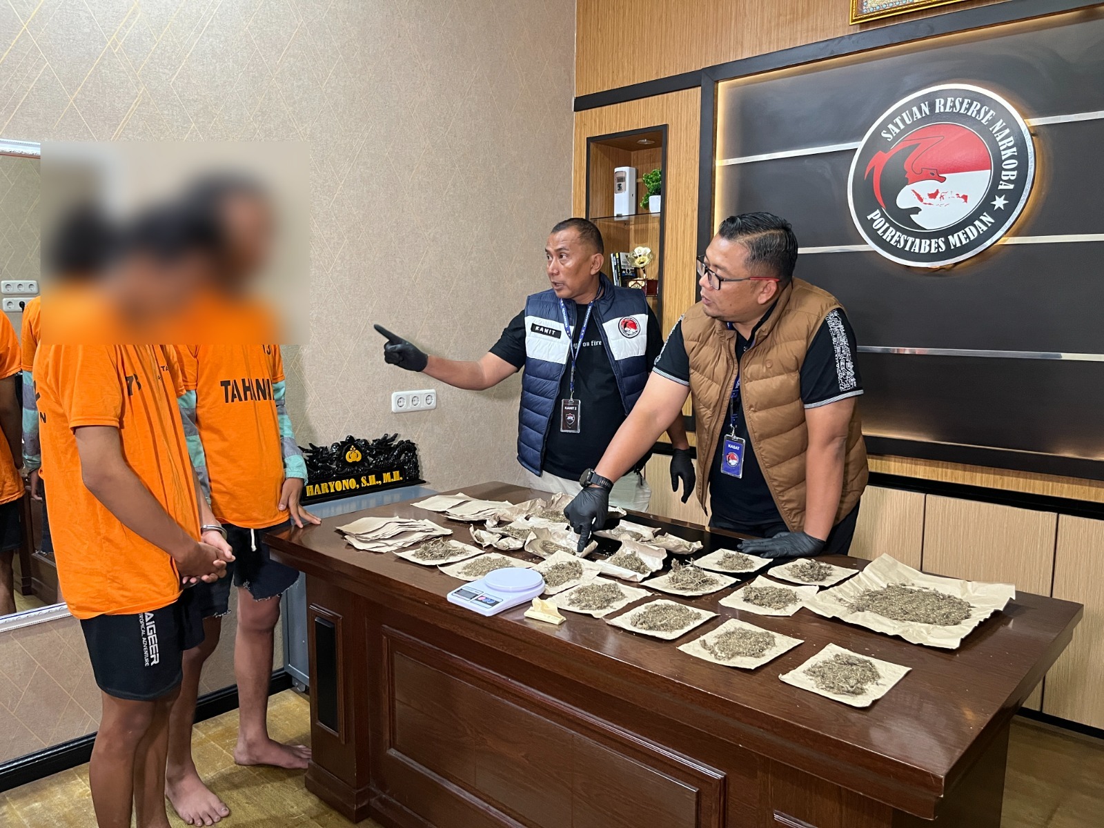 Edarkan Ganja di Lingkungan Masyarakat, 2 Orang Mahasiswa Disergap Polisi di Jalan Dr Mansyur, 260 Gram Ganja Disita