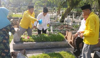 Dr. Iwan Nasution, M.HI, dengan didampingi jajaran pengurus IKLAB RAYA menggelar agenda ziarah ke makam para tokoh pendiri dan penggerak organisasi yang telah wafat pada Jumat (10/7/2026).