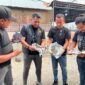 Polrestabes Medan Ratakan Bantaran Rel KA Medan – Kualanamu Yang Jadi Sarang Narkoba 3 Kg Ganja, Sejumlah Paket Sabu, Hingga Beragam Senjata Disita