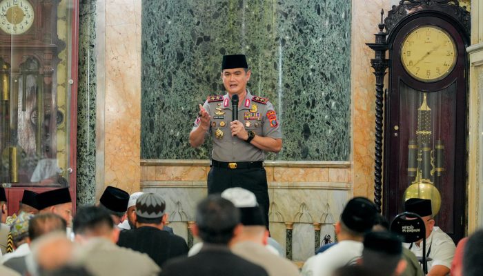 Sholat Jumat di Masjid Raya Al-Mashun, Kapolda Sumut Ajak Masyarakat Perangi Narkoba dan Jaga Kamtibmas