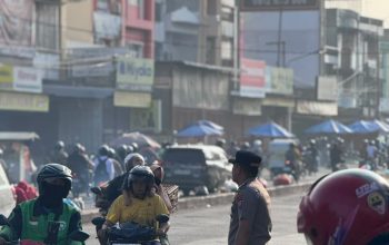 Senyum Pengendara dan Kelancaraan Aktivitas Warga, Kapolsek Sunggal Turun Langsung Ke Jalan