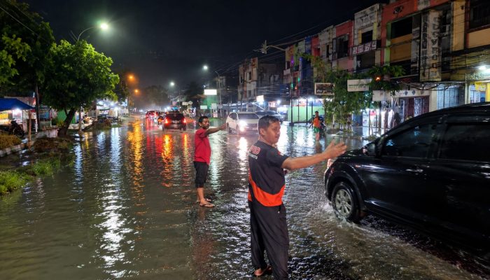 Laksanakan Instruksi Bupati, BPBD Sigap Tangani Banjir Sejumlah Titik di Labuhanbatu