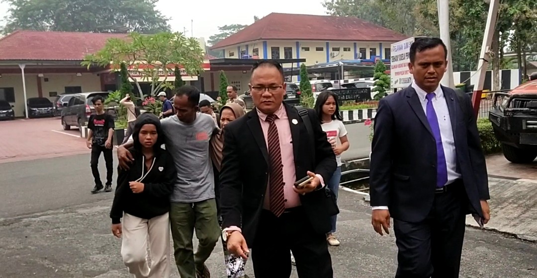 Duga Ada Permainan di Pembongkaran Rumah Warga Pantai Labu, Tim Hukum Polisikan Satpol PP